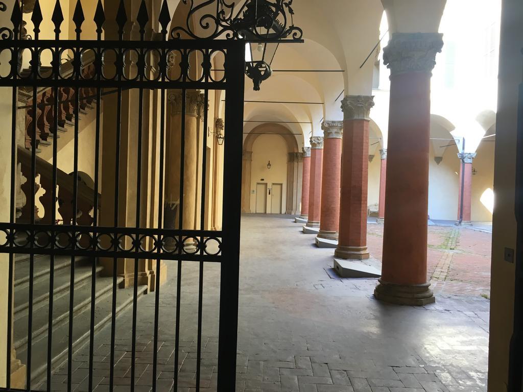 Antica Casa Zucchini B&B Bologna Exteriör bild